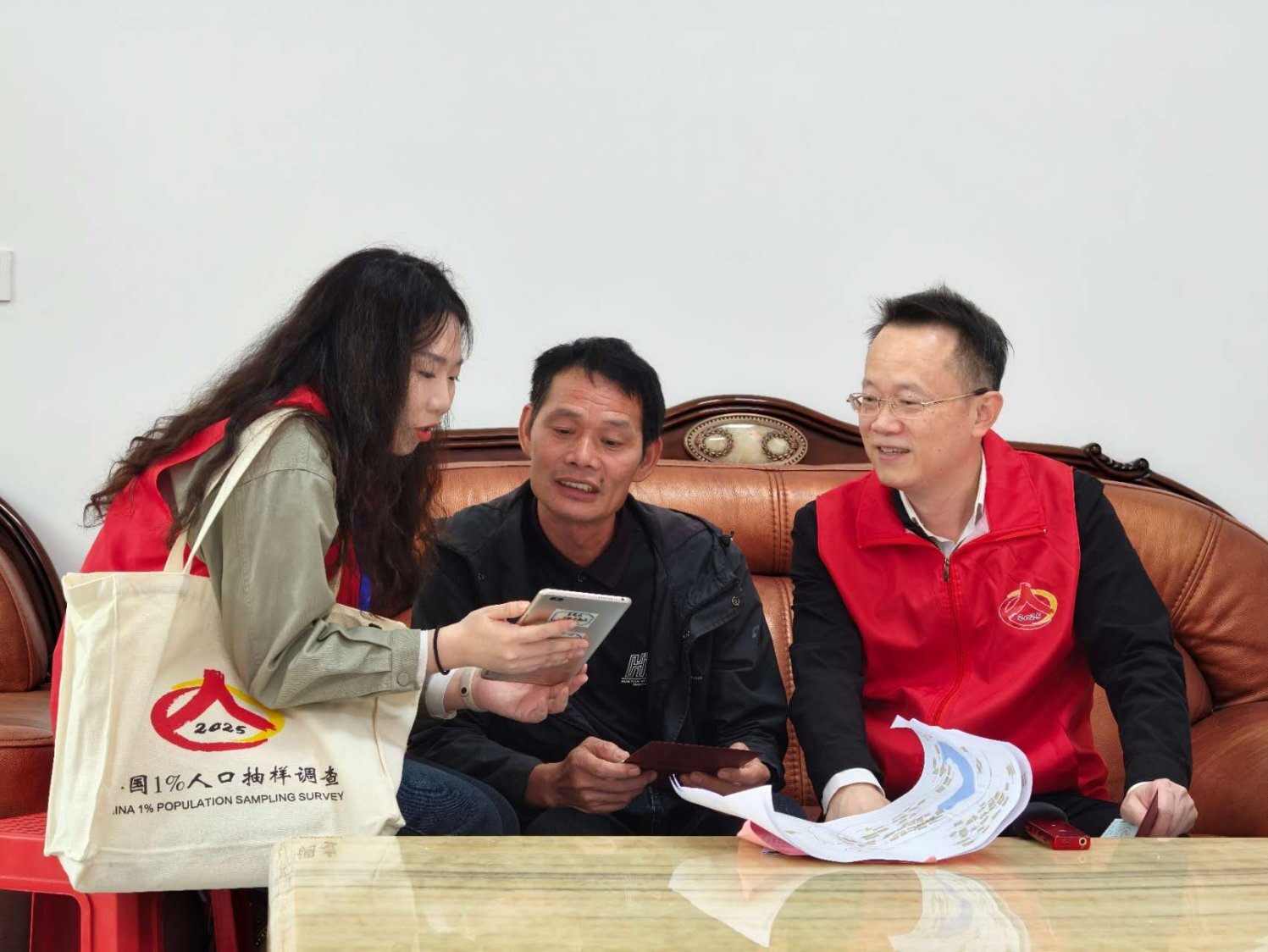 广西各级统计局局长一线指挥 全力推进2025年全国1%人口抽样调查入户登记工作